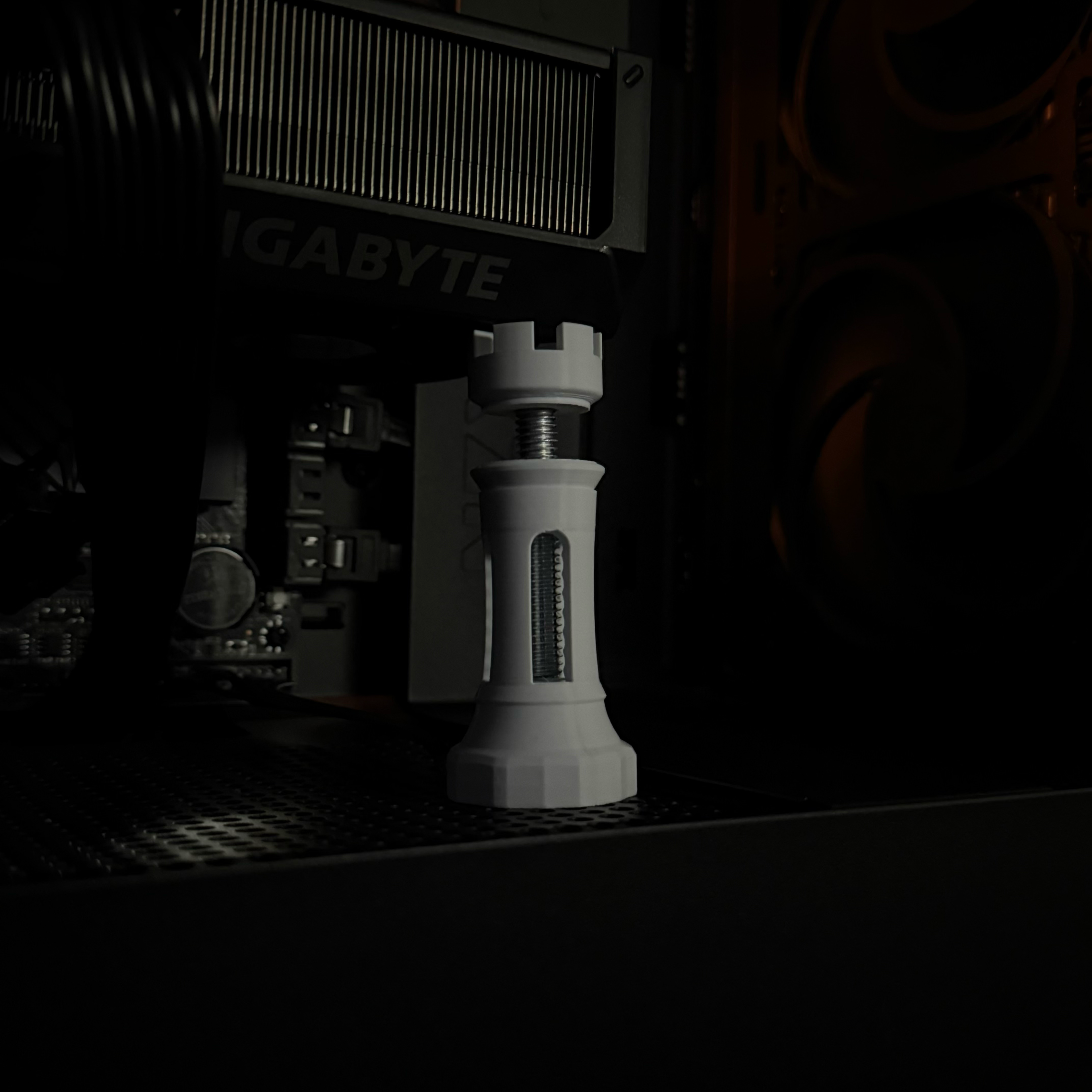 graphics card stand Metal Core White