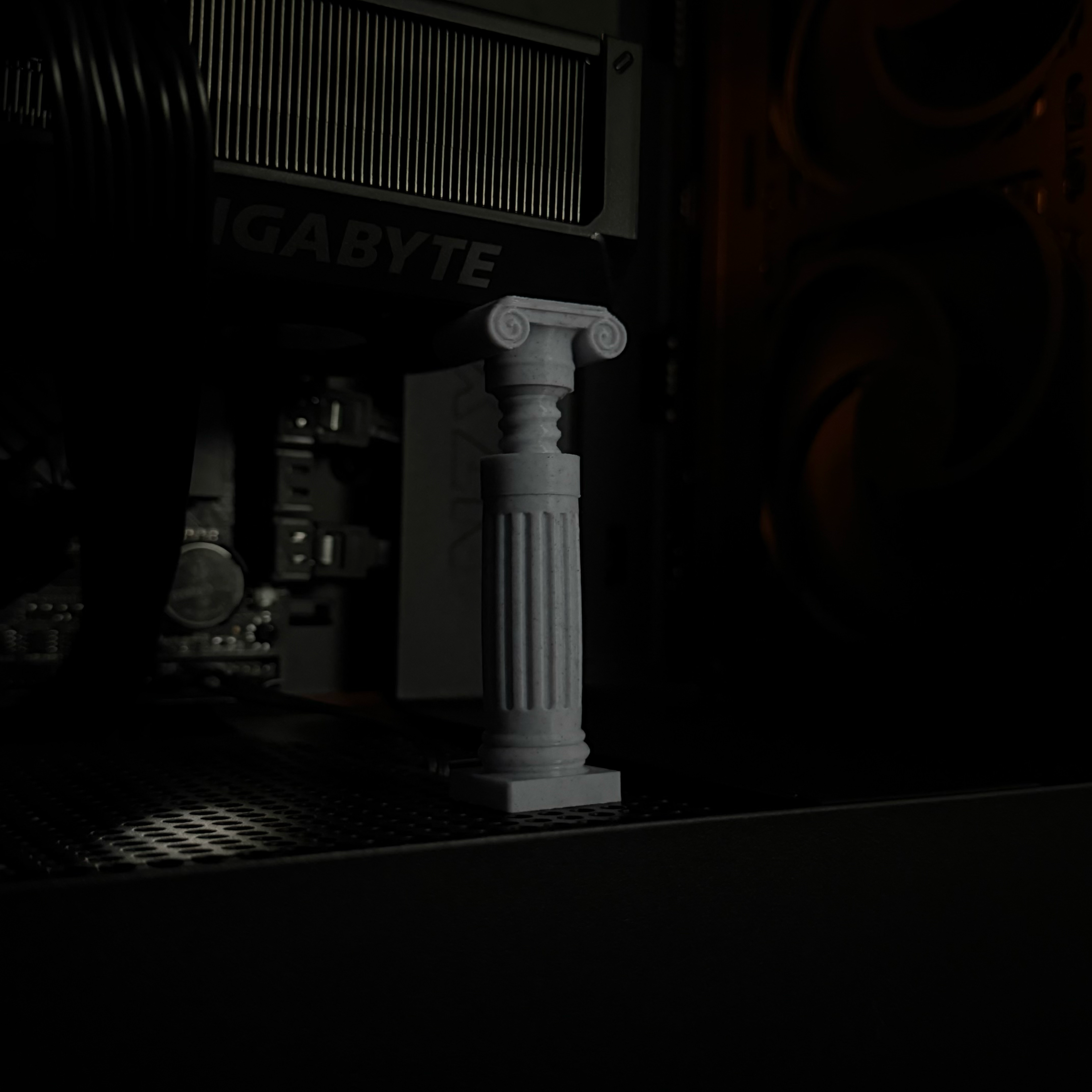 graphics card stand roman Full Plastic