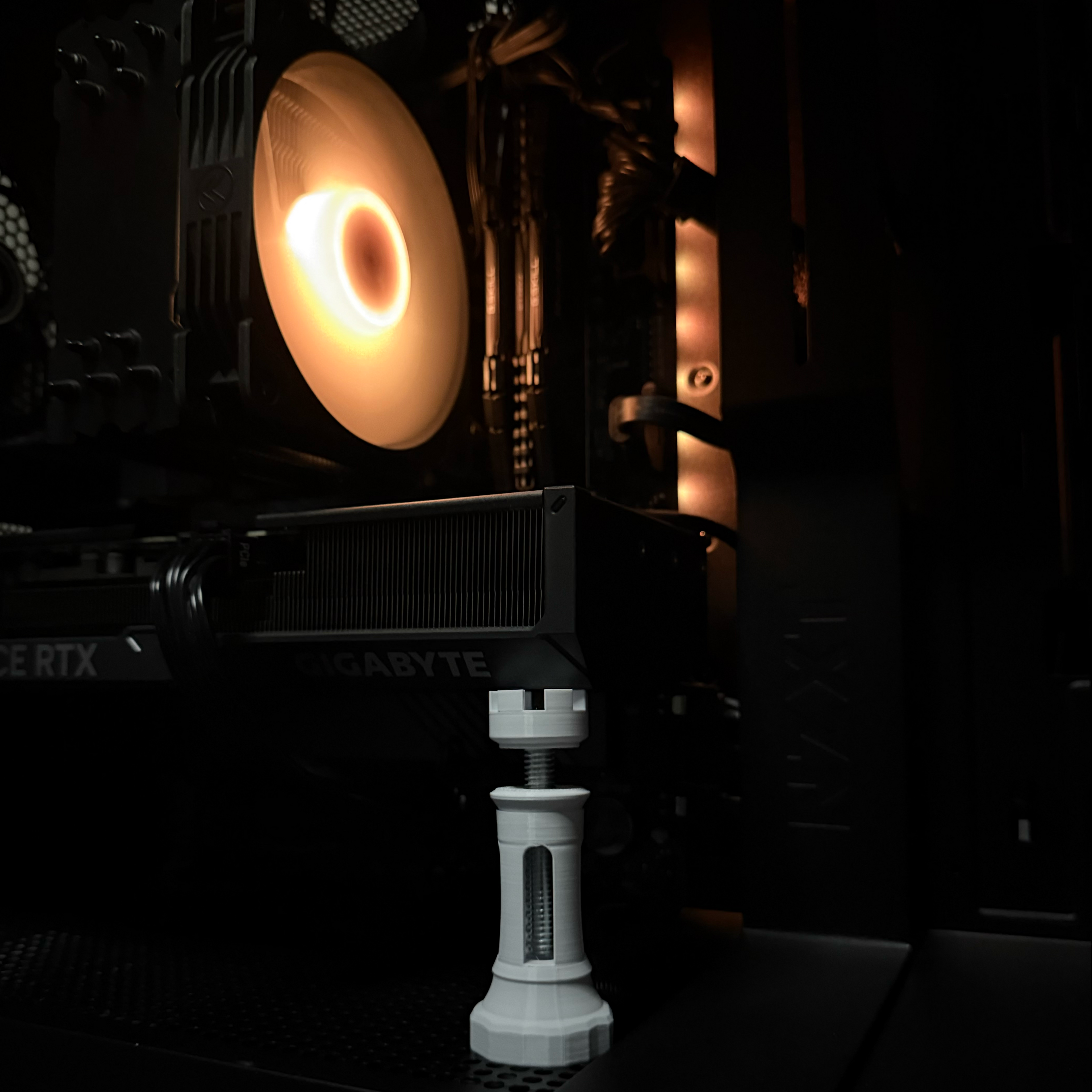 graphics card stand Metal Core White